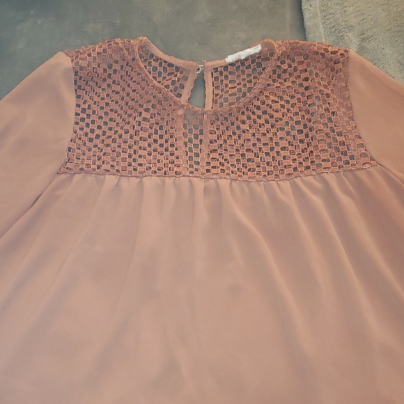 Top - Picture 2 of 2